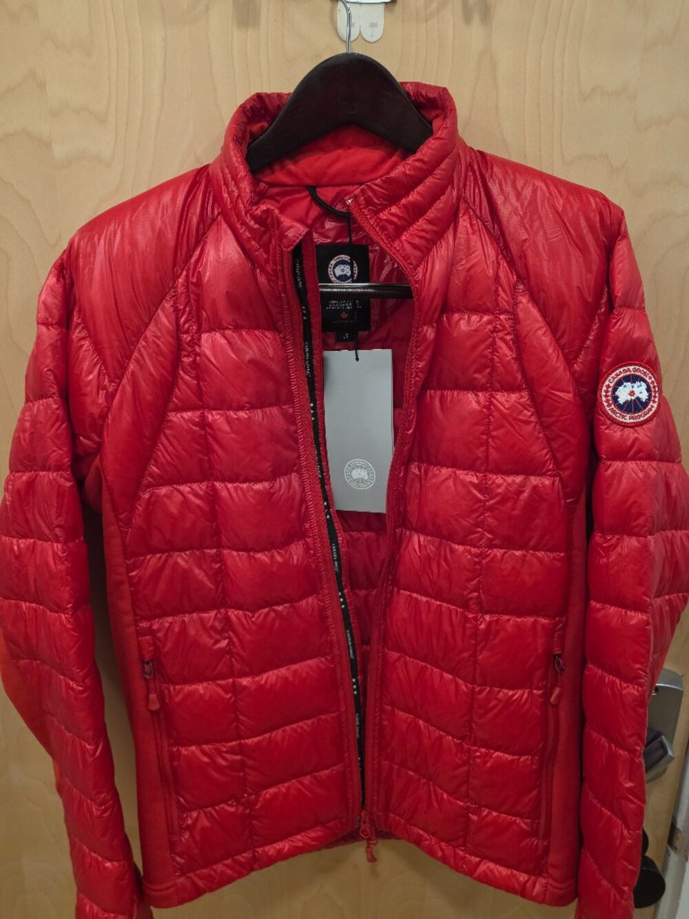 Canada Goose HyBridge Lite Jacket - Men’s Large - Red - New With Tags